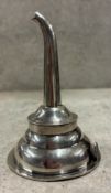 A fine quality modernistic silver wine funnel. Birmingham 1984. Approx. 108 grams. Est. £200 - £300.