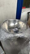 +VAT 6 25cm diameter stainless steel bowls