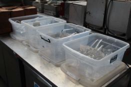 4x plastic boxes containing assorted glassware
