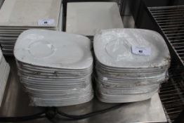 +VAT Approx. 40x 24cm soup plates