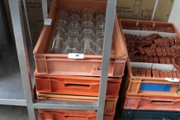 +VAT 5x stacking crates containing pint glasses