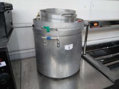 +VAT 5 assorted aluminium cooking pots with twin handles