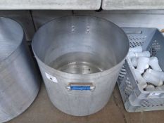 +VAT Large 45cm diameter aluminium cook pot with 2x handles