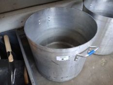 +VAT Large 45cm diameter aluminium cook pot with 2x handles