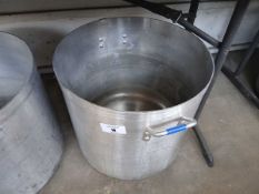 +VAT Large 45cm diameter aluminium cook pot with 2x handles