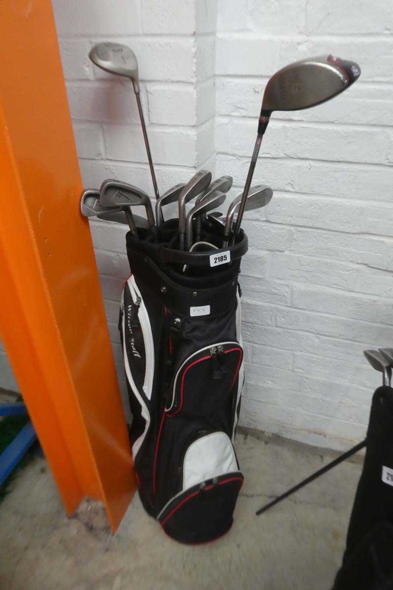 Wilson Staff golf bag with golf clubs incl. Wilson, Alien Sport, Master's Golf, etc. incl. putter,