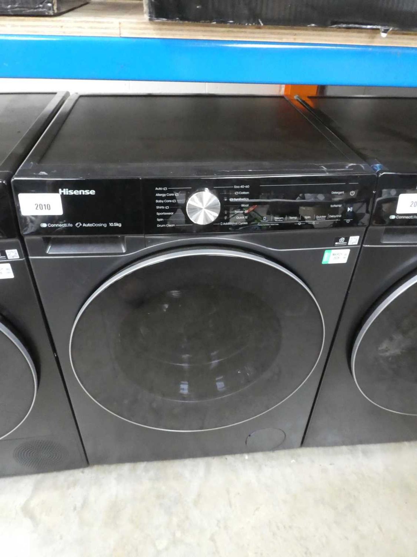 +VAT Hisense Connect Life 10.5kg washing machine in black finish