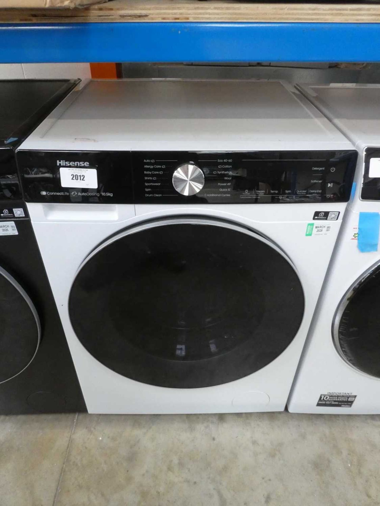 +VAT Hisense Connect Life 10.5kg washing machine in black and white