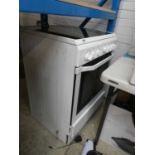 Indesit electric cooker in white