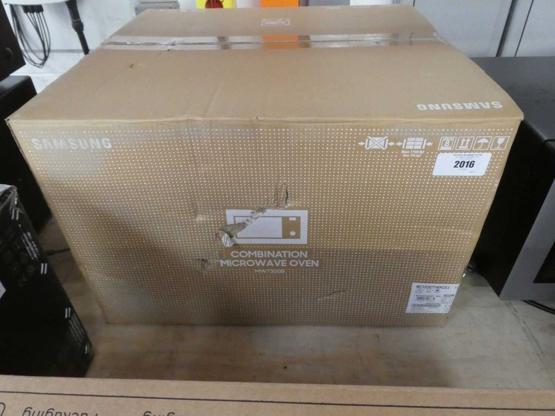 +VAT Boxed Samsung MW7300B combination microwave oven
