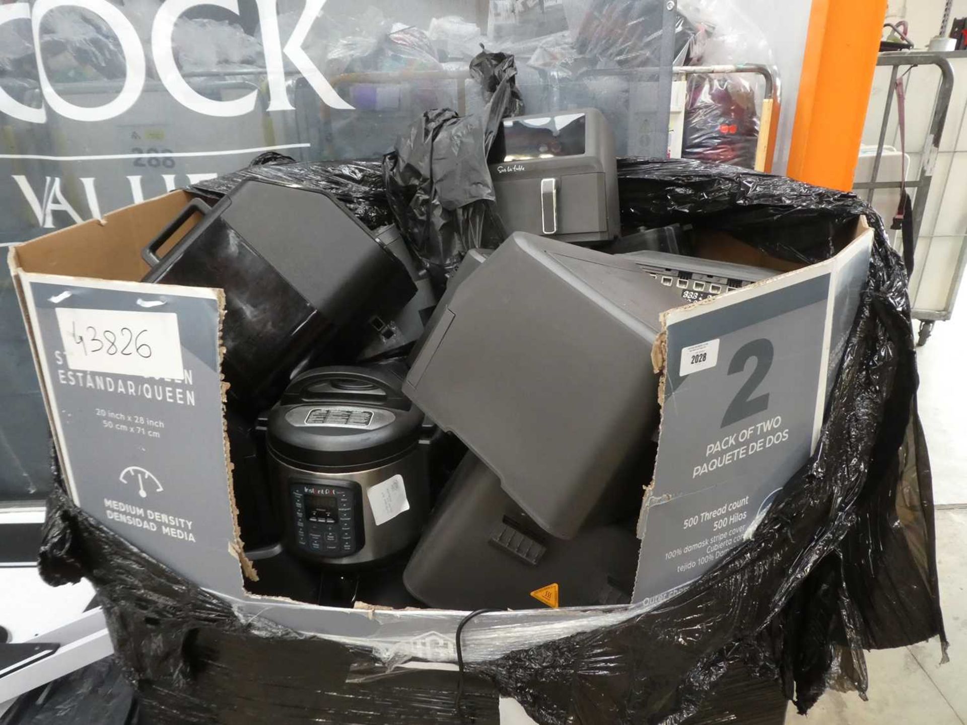 +VAT Pallet containing digital air fryers