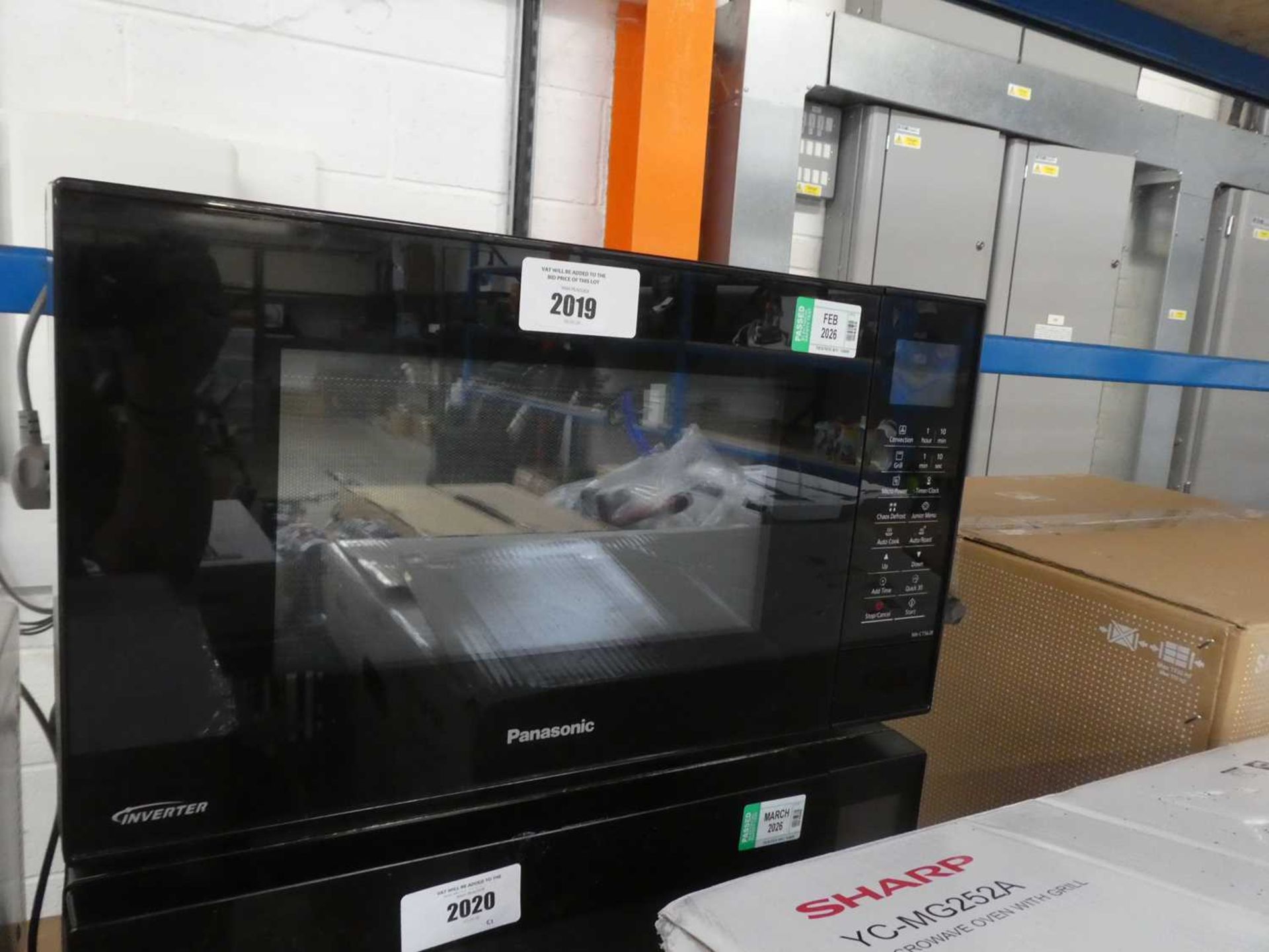 +VAT Panasonic Invertor microwave NN-CT56JB in black