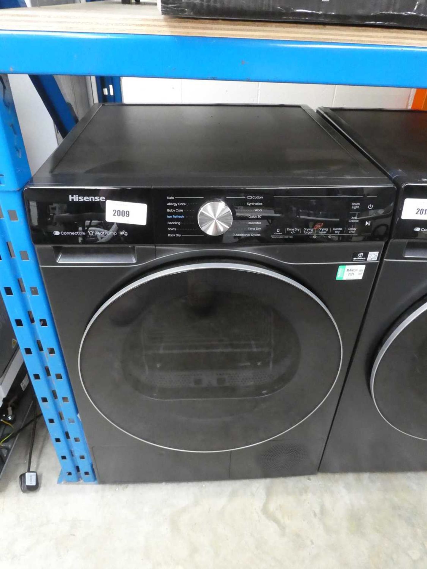 +VAT Hisense Connect Life 9kg dryer in black finish