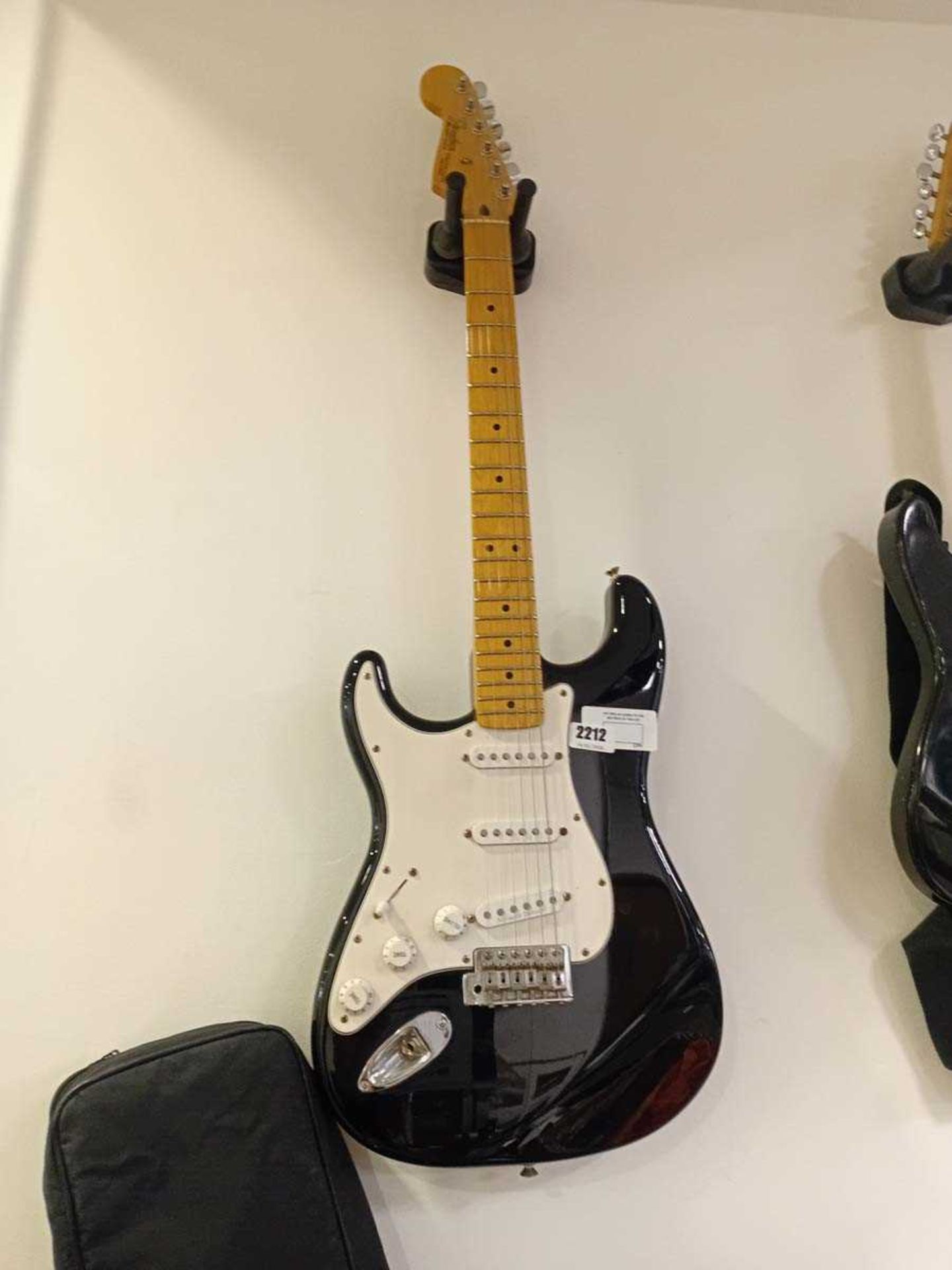+VAT Fender Stratocaster left handed 6 string electric guitar with seymour duncan pickups in black - Image 2 of 4