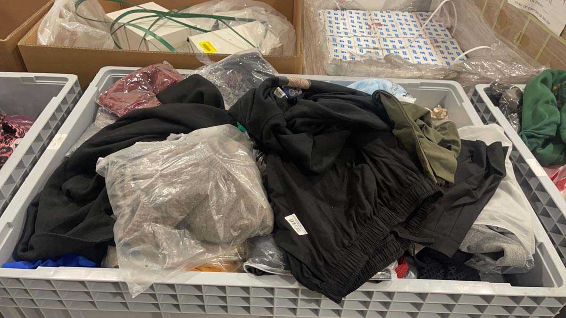 +VAT Pallet box (not included) containing mixed ladies and men's clothing