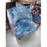 (1) Lima and palm tree pattern easy chair