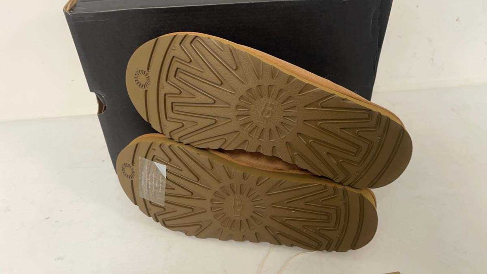 +VAT Ugg UK8 tasman II slippers in chestnut - boxed - Image 2 of 2
