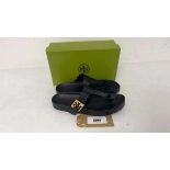 +VAT Tory Burch US10.5 mellow thong sandals in black - boxed