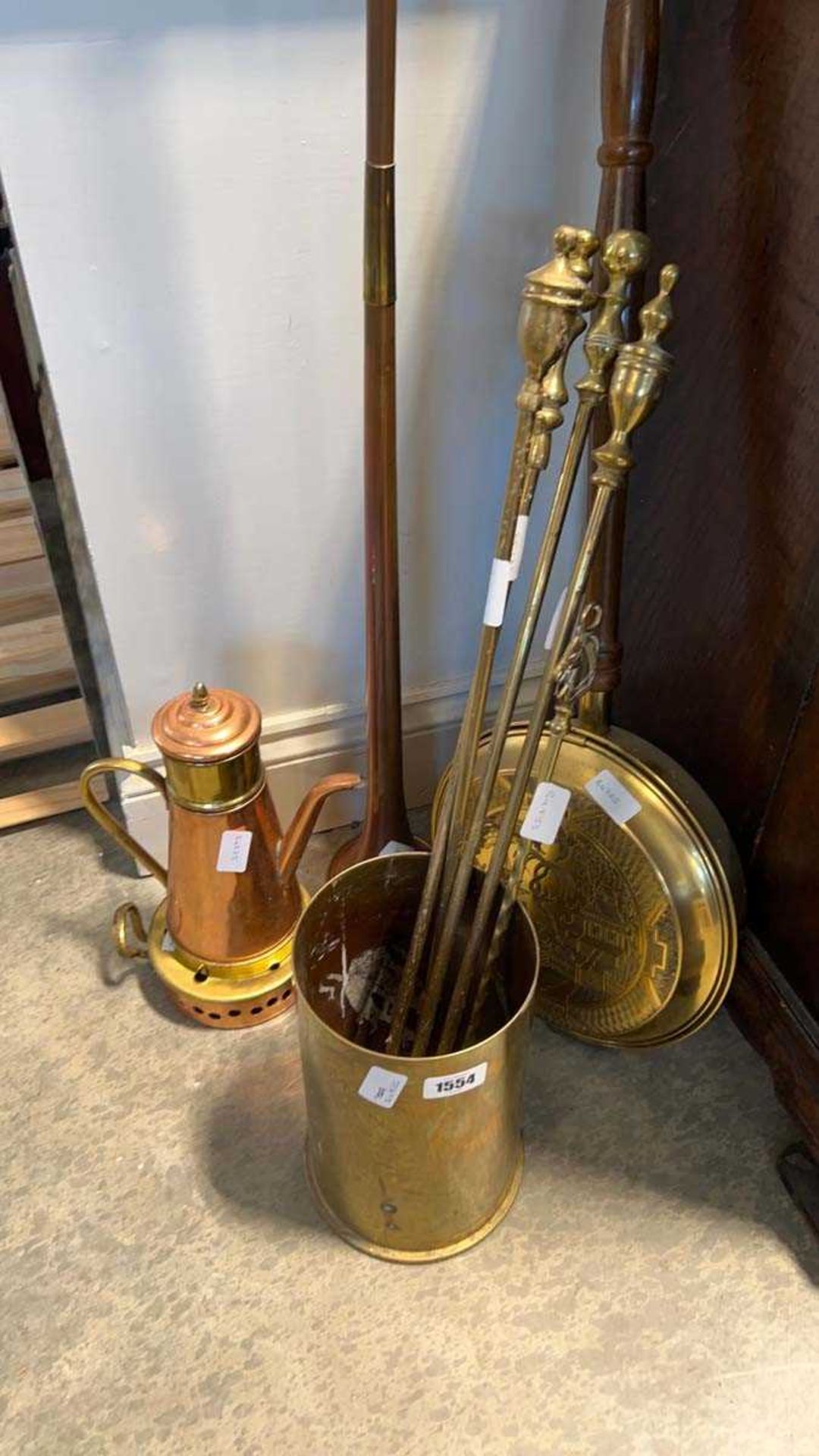 Quantity of mixed metal ware to incl. fire companion set, copper warming pan, hunting horn etc - Image 2 of 2