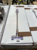 +VAT Dyson V8 Advance with pole, head, with integrated battery, charger and accessories, boxed