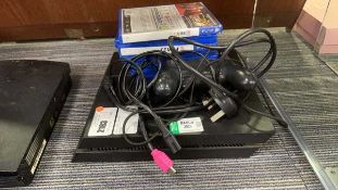 +VAT Sony PlayStation 4 controller with games controller, cables and games, 500GB, serial no. 142