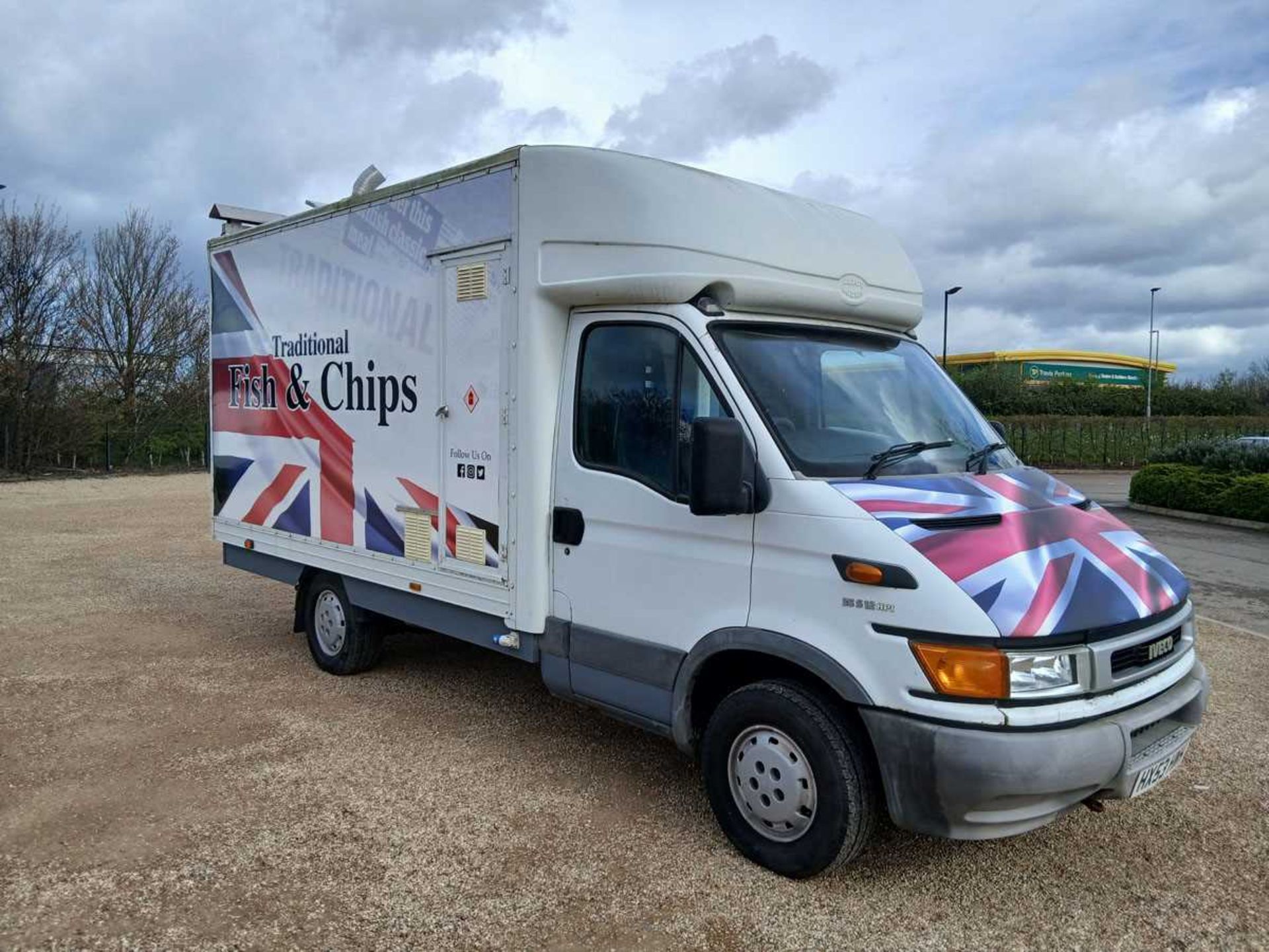 +VAT (HX53 HWH) 2003 Iveco Daily 35S12 MWB 3500kg GVW fish & chip van ...