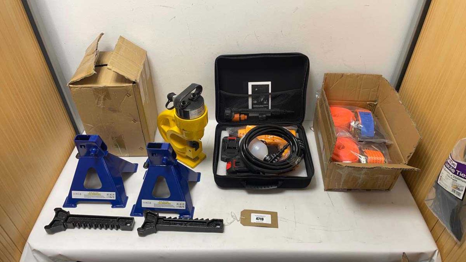 +VAT Equipment selection to include cordless spray gun, hydraulic press, lorry ratchet straps and