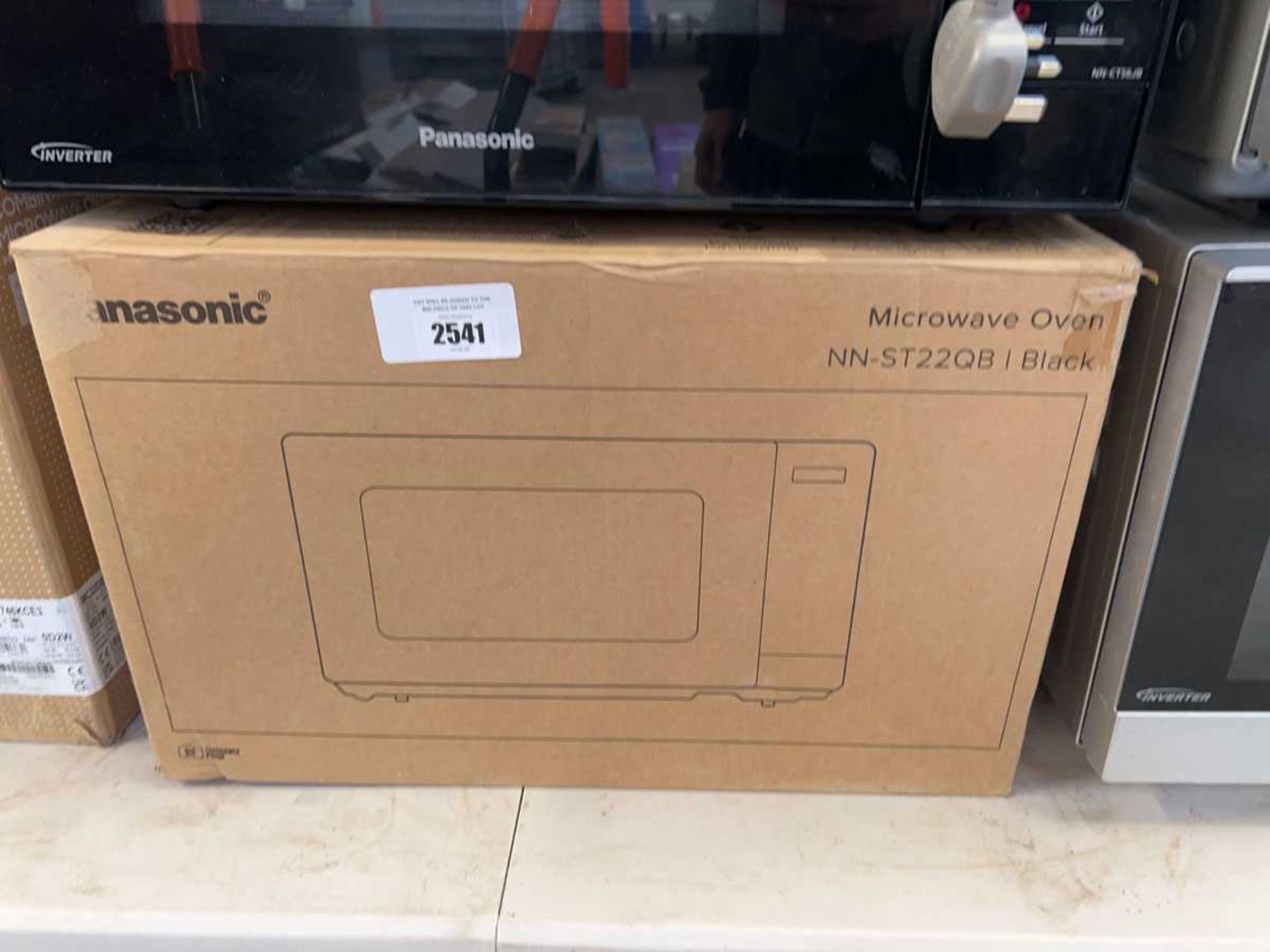 +VAT Boxed Panasonic NN-ST22QB digital microwave oven in black