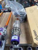 +VAT Unboxed Dyson Cyclone V10 with battery, charger and accessories