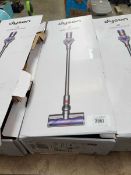 +VAT Dyson V8 Advance cordless stick vacuum cleaner with integrated battery and part accessories