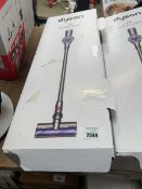 +VAT Dyson V8 Advance cordless stick vacuum cleaner with integrated battery and accessories NO