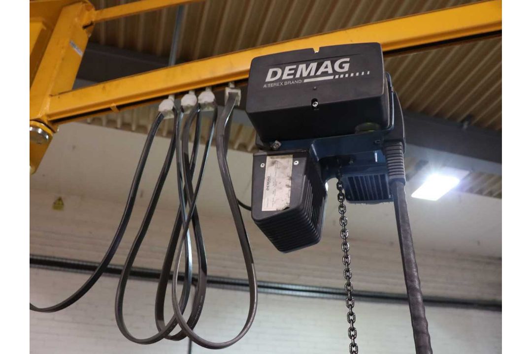 +VAT Yellow 125kg capacity jib crane with Demag electric chain hoist - Image 3 of 10