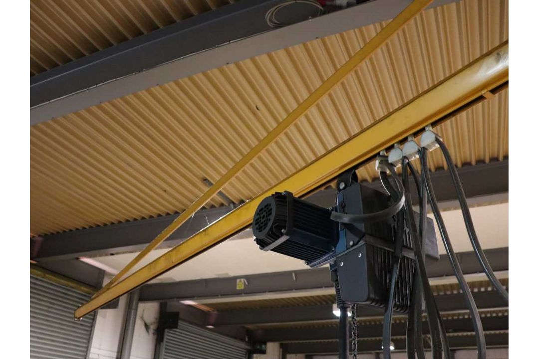 +VAT Yellow 125kg capacity jib crane with Demag electric chain hoist - Image 7 of 10