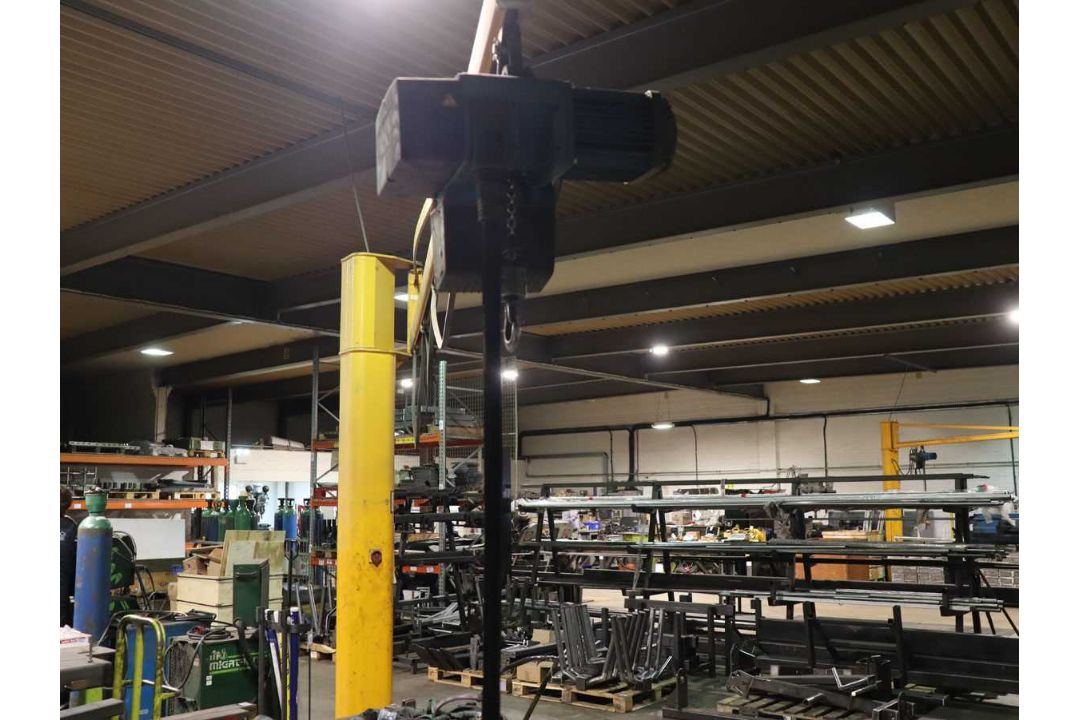 +VAT Yellow 125kg capacity jib crane with Demag electric chain hoist - Image 9 of 9