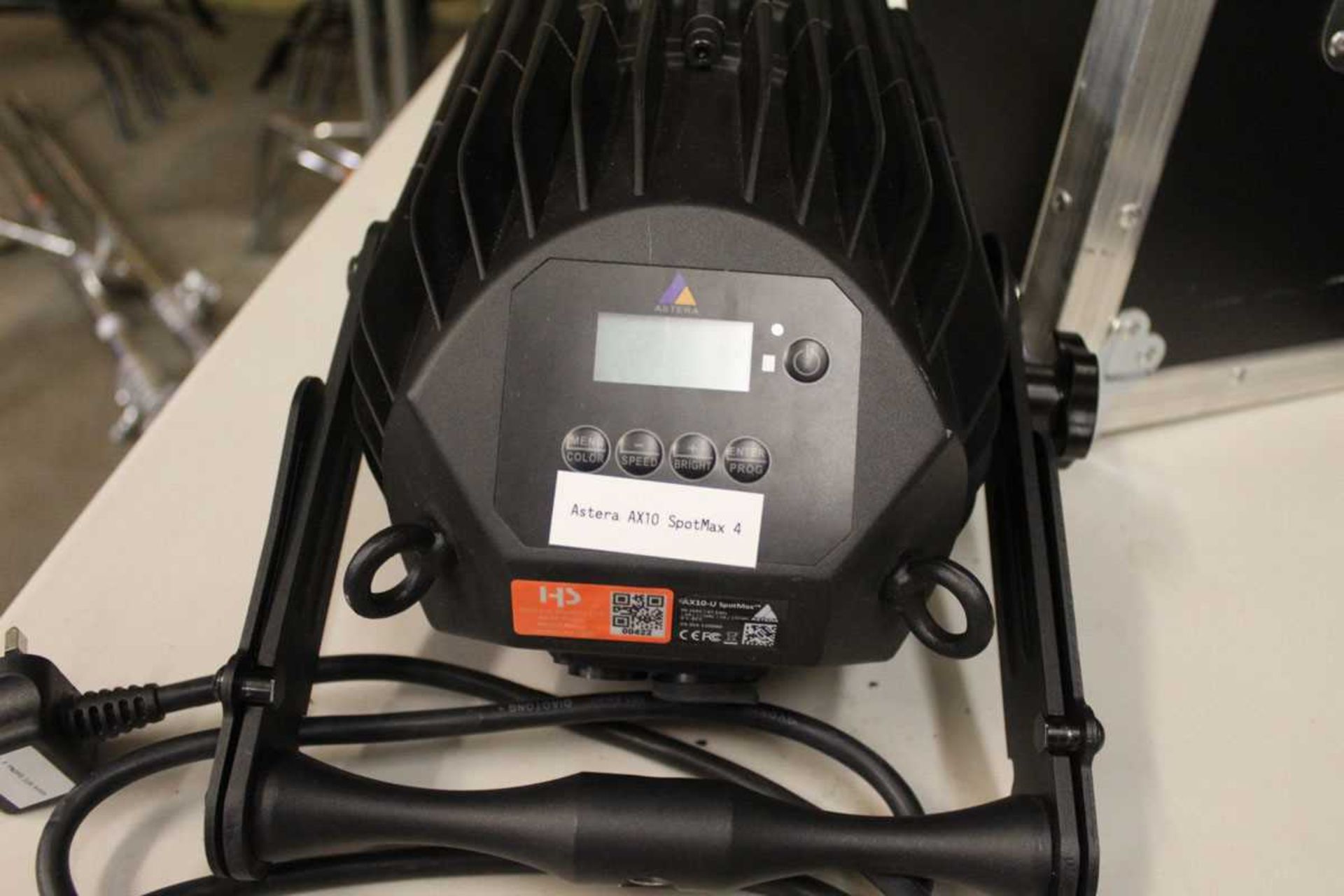 +VAT Astera AX10 Spotmax spotlight in flight case - Image 3 of 5