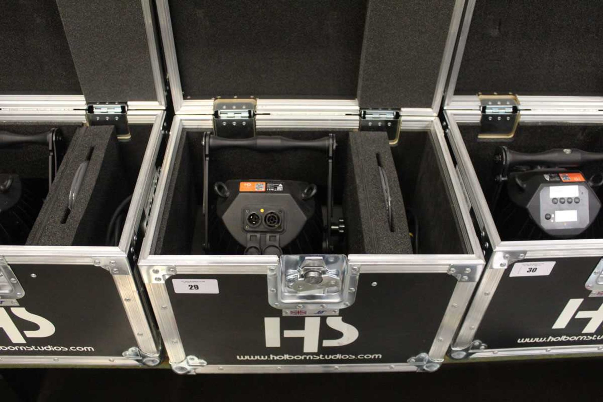 +VAT Astera AX10 Spotmax spotlight in flight case - Image 5 of 5