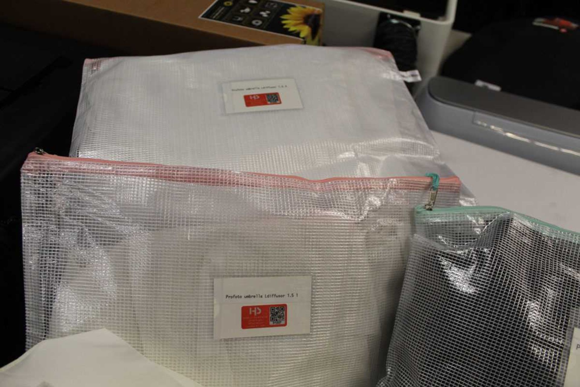 +VAT Zip up travel bag containing various lighting umbrellas and some backdrops - Image 3 of 5
