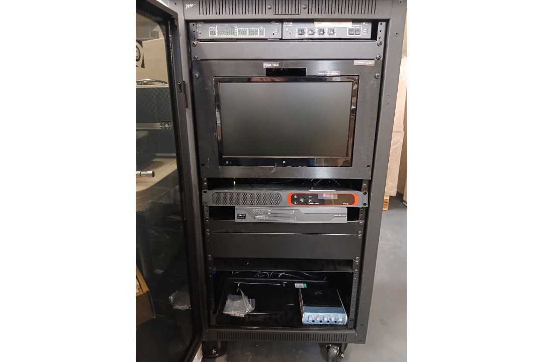 +VAT ReadyCam broadcast system with a Sony BRC-H900 HD 3CMOS moving camera, 4 lighting units, - Image 3 of 8