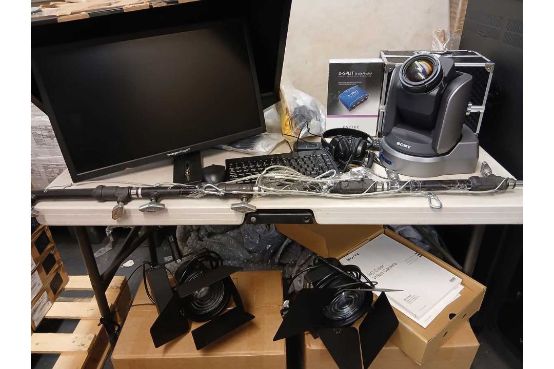 +VAT ReadyCam broadcast system with a Sony BRC-H900 HD 3CMOS moving camera, 4 lighting units, - Image 1 of 8