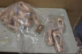 +VAT Approx. 25 Bloch full sole ballet shoes in mixed sizes including children's