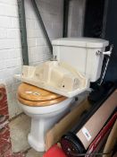 Toilet cistern together with a pedestal sink basin