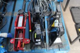 +VAT 4 Halfords axle stands and a 2 tonne trolley jack in red