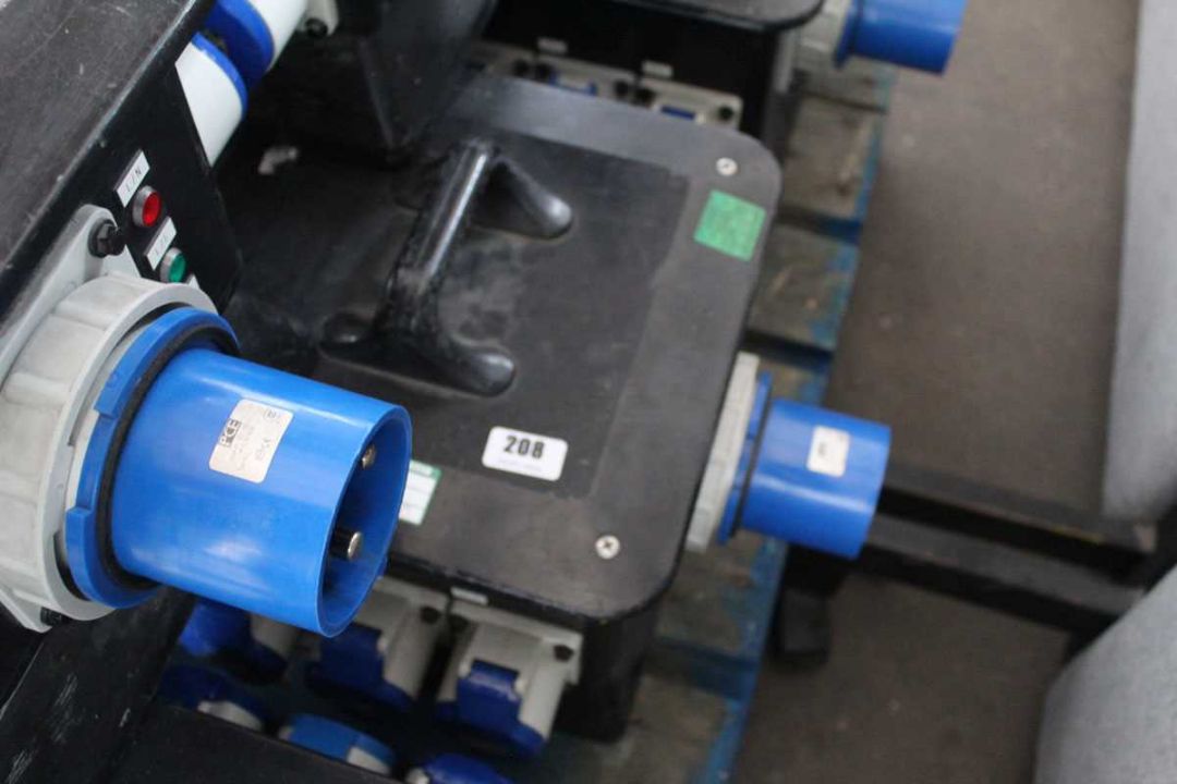 +VAT Single phase splitter electrical box with 7 various input/outputs