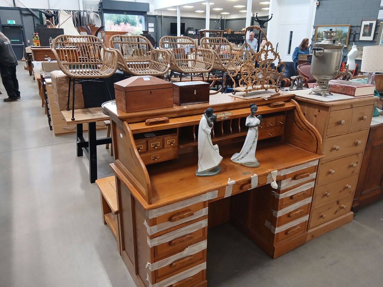 Saleroom 5 Weekly Furniture & Effects