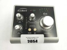 +VAT Audient iD4 compact 2-in/2-out USB audio interface
