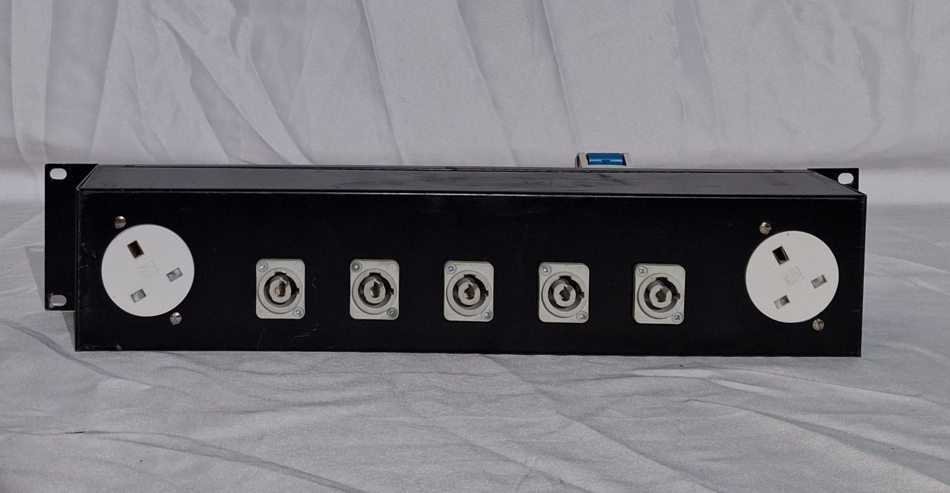 VDC 661-432-010 Power Distro - 32a I/O - 5x 13a and 5x Powercon outlet , Fully tested and - Image 2 of 2