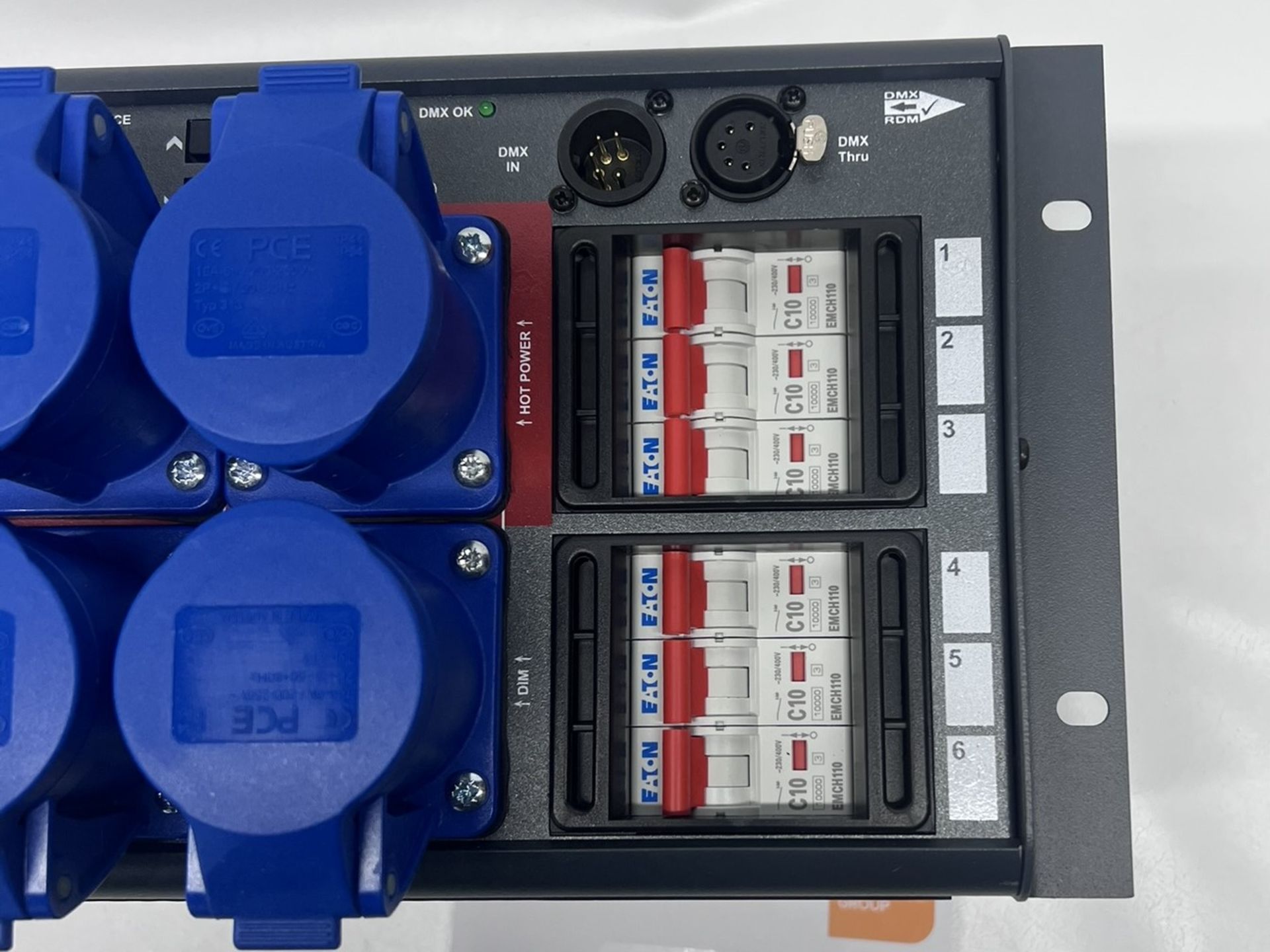 Zero88 Betapack 4 Dimmer/Hotpower 16a outputTop set of circuits are Hot Power Bottom Dimmed allowing - Image 2 of 6