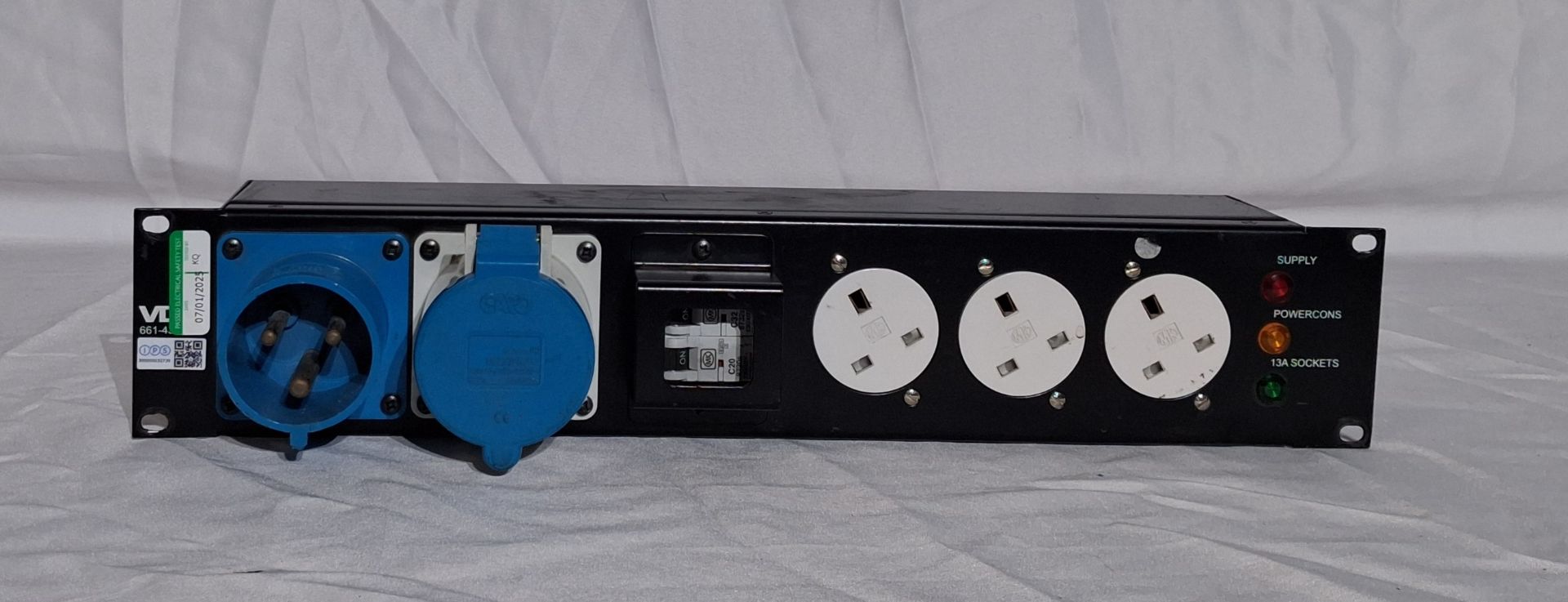 VDC 661-432-010 Power Distro - 32a I/O - 5x 13a and 5x Powercon outlet , Fully tested and