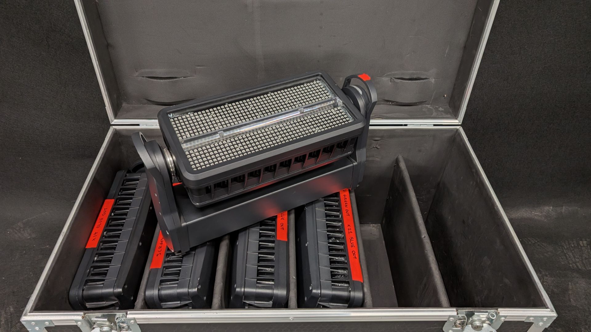 5x LED Colour Strobe5x Tilting Head Color plate strobe units. Based on an ‘Evolite Thunder Kolor’, - Image 3 of 5