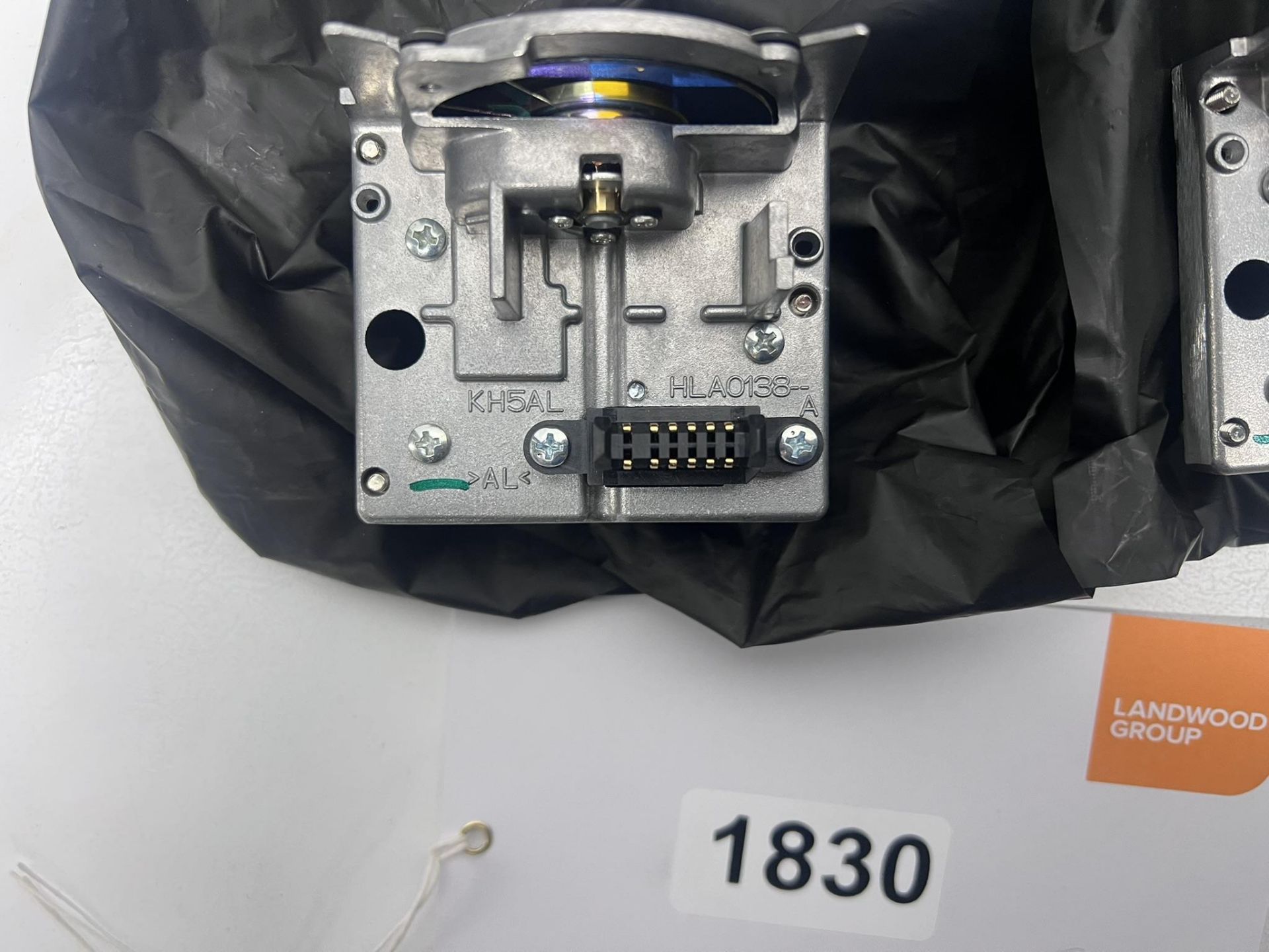 Projector Spares for various projectors, including LNS-W31A LensLamps and parts appear to be unused, - Image 6 of 8